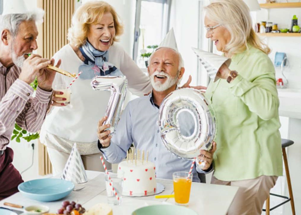 Поздравление с 70-летием — Открытка 13